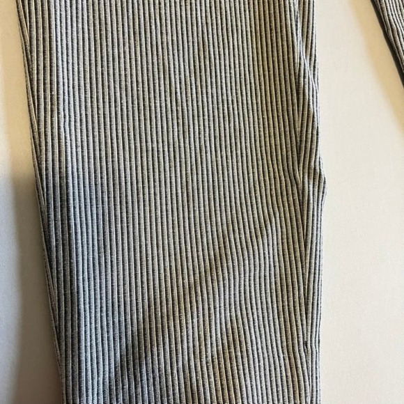 Banana Republic Black White Striped cropped pants 6 - Picture 6 of 11